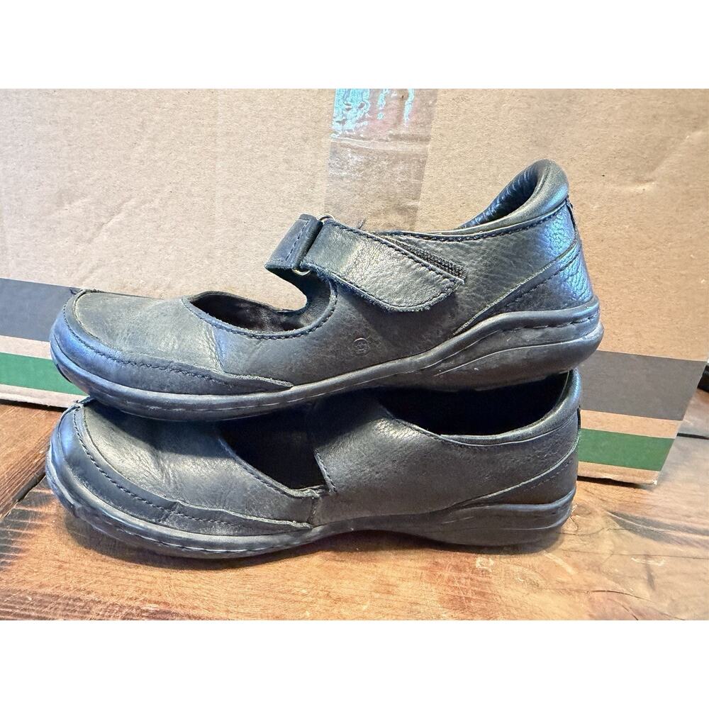 Born Mary Jane leather comfort shoes in black EUC size 8 hook and latch - Picture 2 of 5